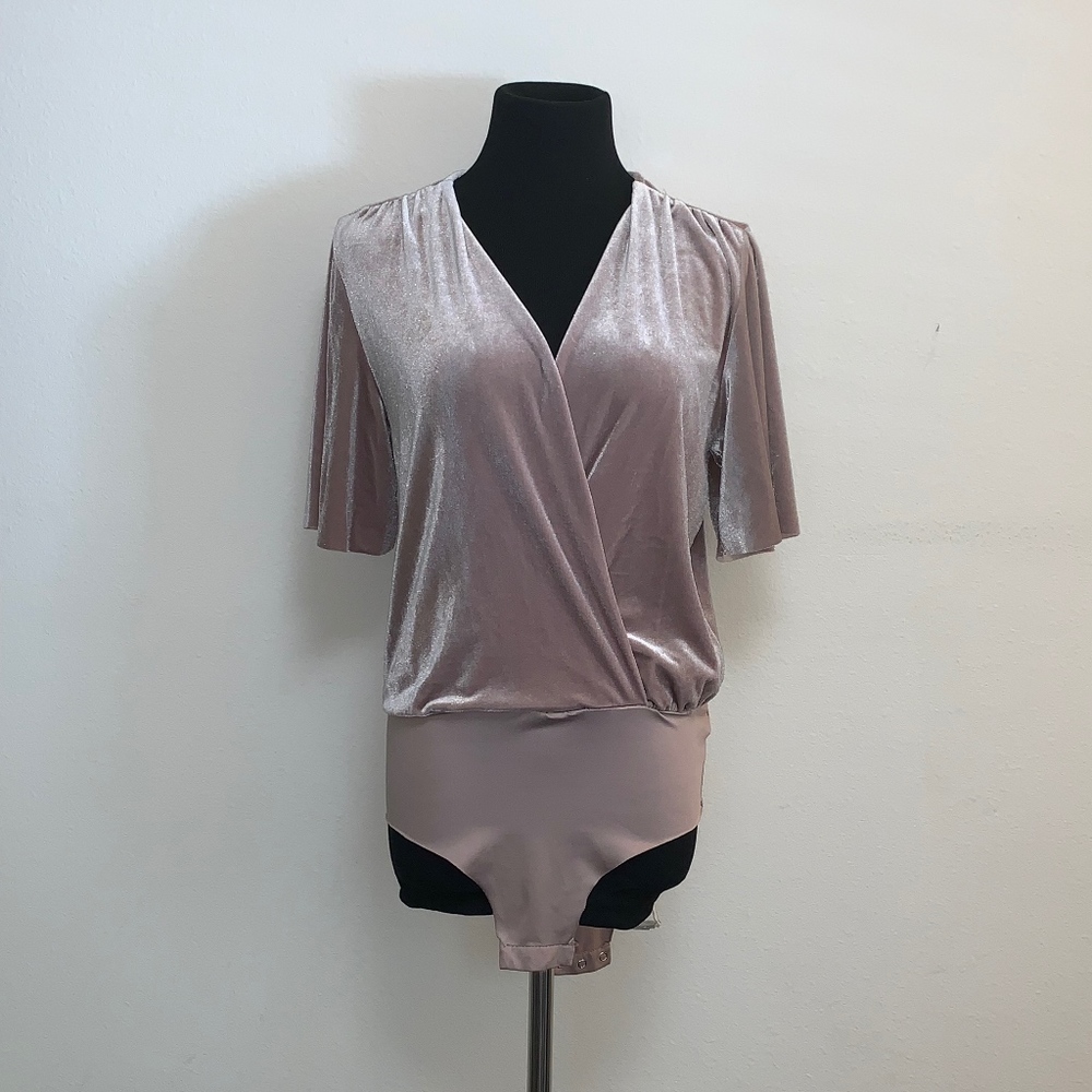 Velveteen short sleeve bodysuit